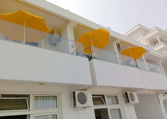 Pontino Apartments